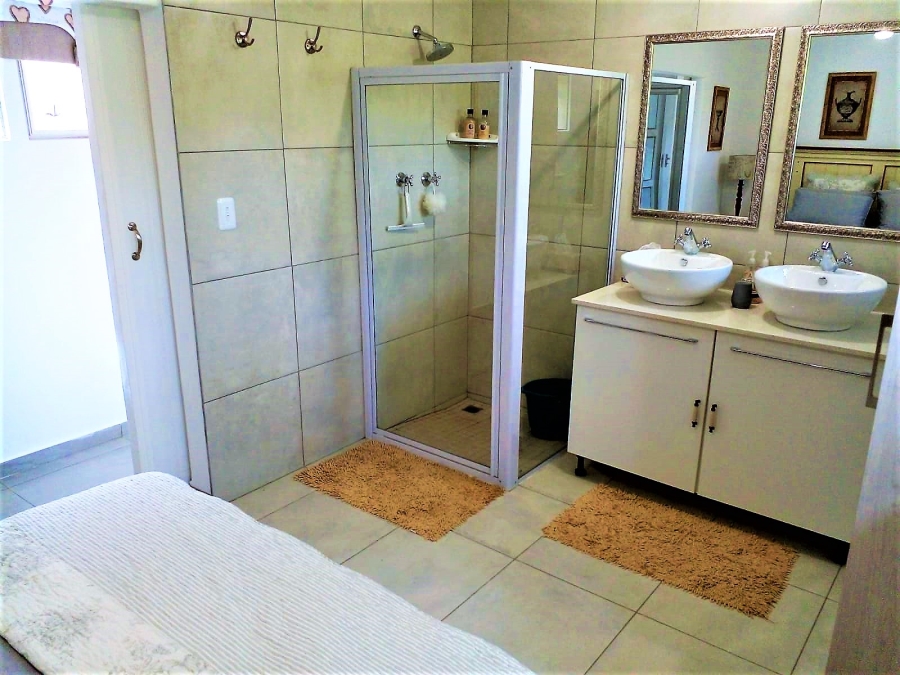 3 Bedroom Property for Sale in Wavecrest Eastern Cape